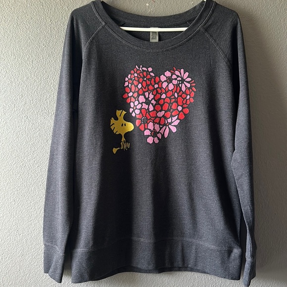 Tweety Bird & Hearts Women’s size Large Sweatshirt - Picture 1 of 11